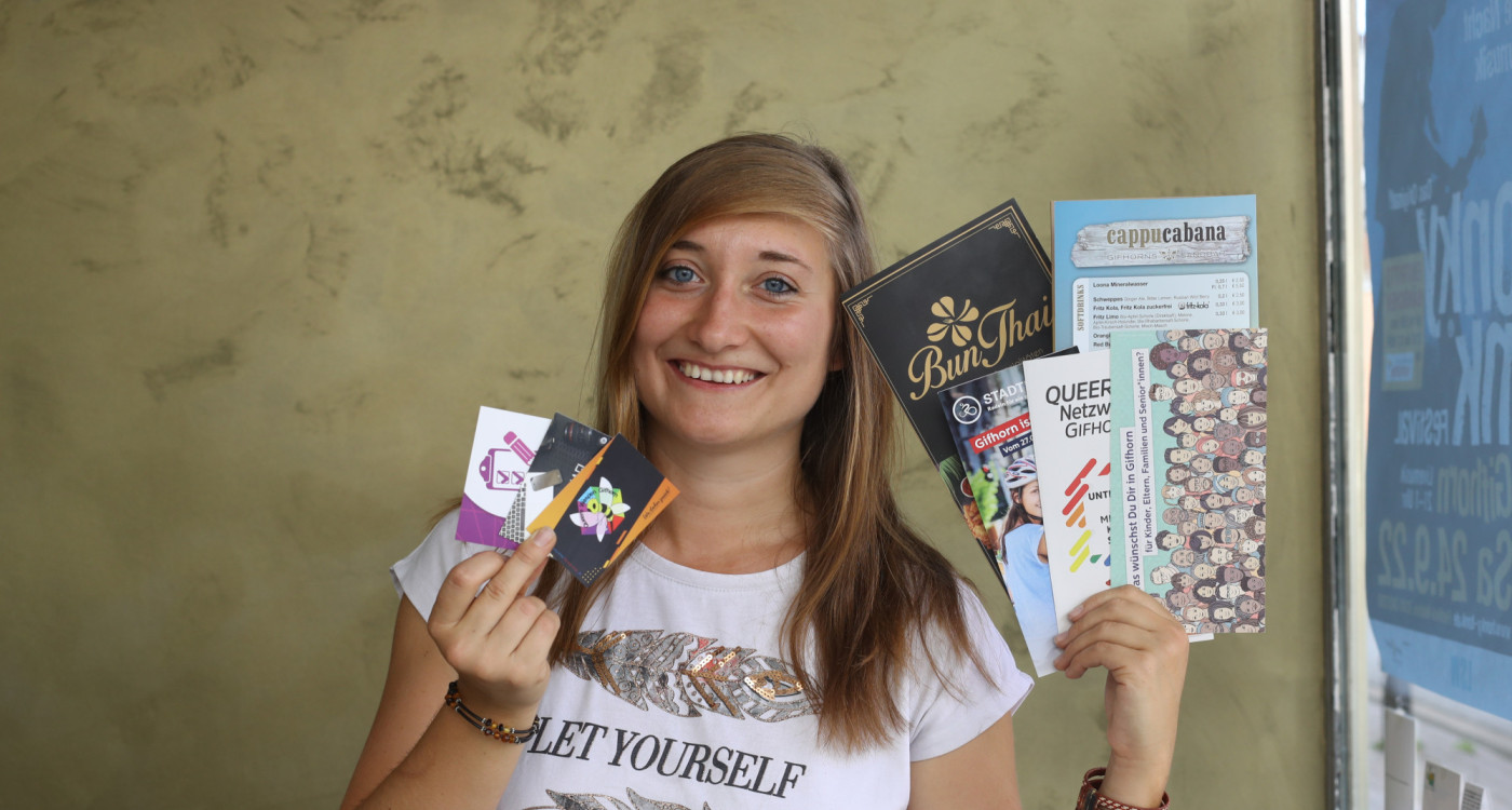 Wenn‘s kompliziert wird, fängt der Spaß erst an: Für Designaufträge tobt sich Mediengestalterin Aileen Kristen gern kreativ aus