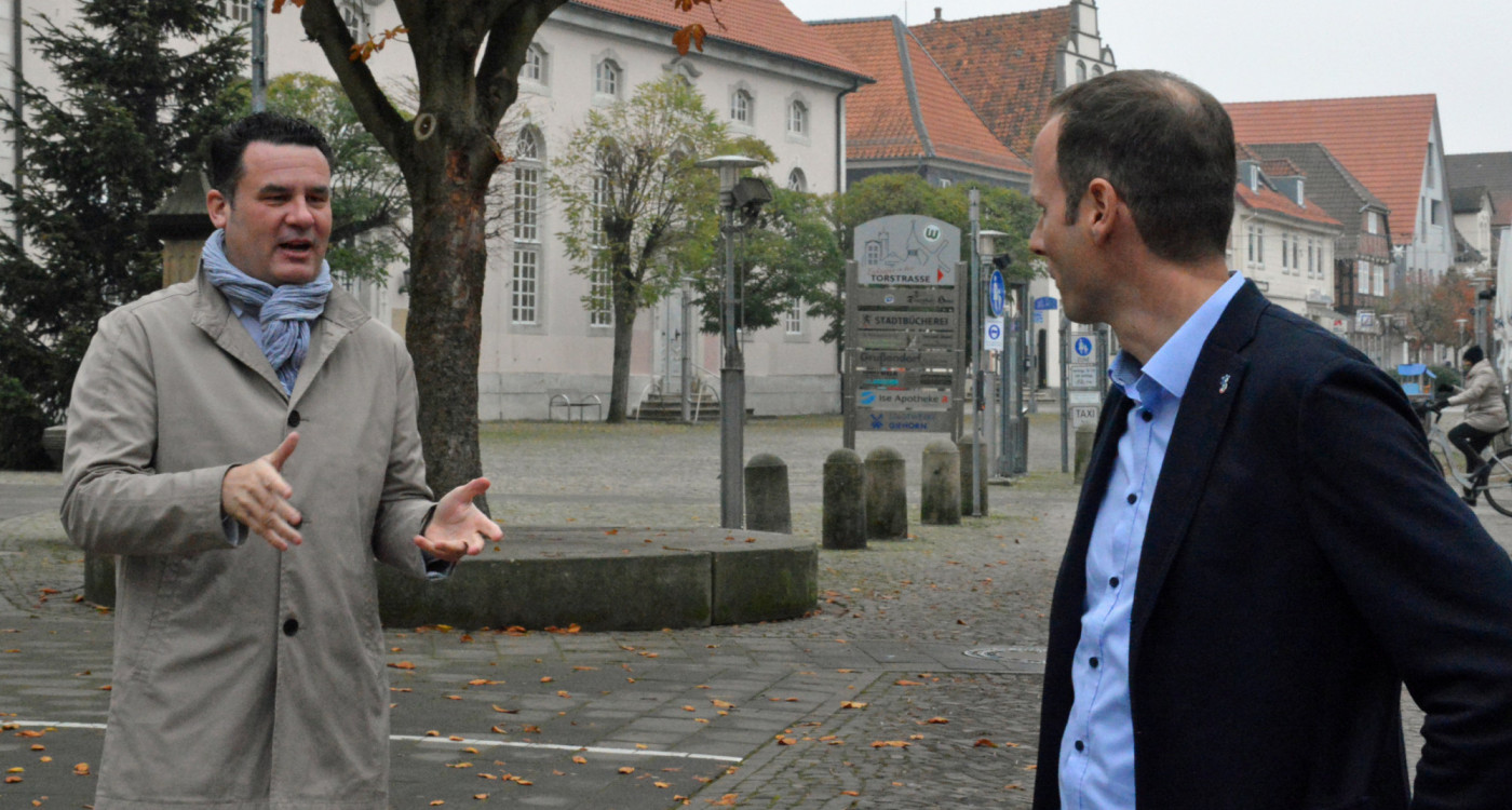 Wer seine Geschenke vor Ort kauft, stärkt unsere Stadt – Gifhorns Bürgermeister Matthias Nerlich und Wirtschaftsförderer Martin Ohlendorf im Interview
