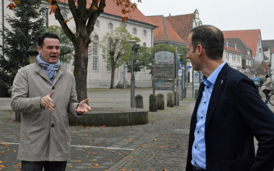 Wer seine Geschenke vor Ort kauft, stärkt unsere Stadt – Gifhorns Bürgermeister Matthias Nerlich und Wirtschaftsförderer Martin Ohlendorf im Interview