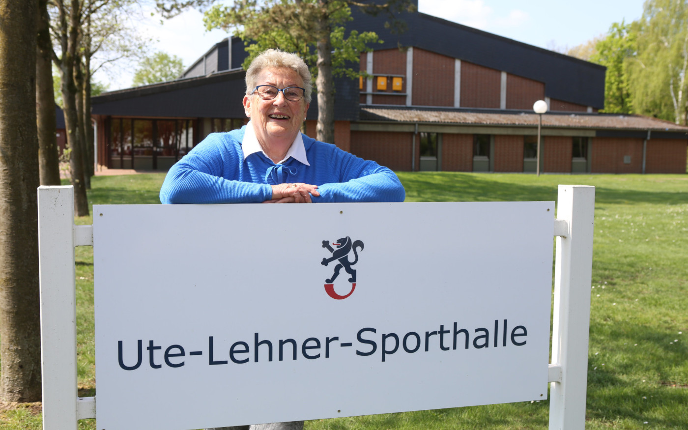 Wie eine Familie: Ute Lehner und der SSV - Die 81-Jährige baute den Kästorfer Verein mit auf, nun trägt eine Sporthalle ihren Namen