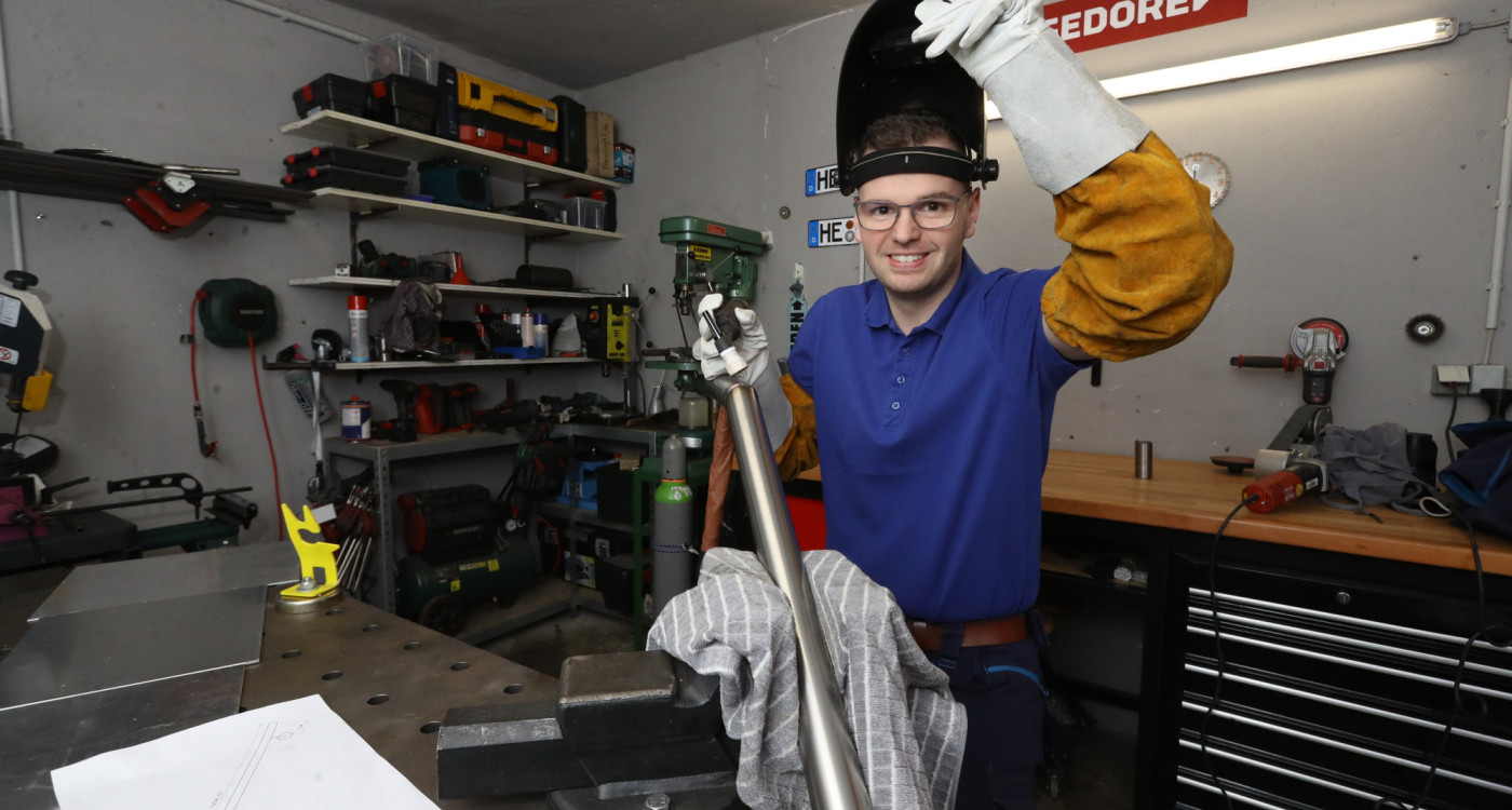 Wie schöne Handläufe das Leben erleichtern: Metallbauer Pascal Jahn aus Wilsche hilft sogar bei Pflegegrad-Zuschüssen