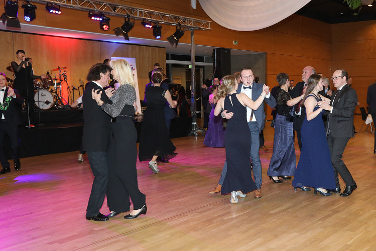 Wilder Ritt durch Gifhorns Stadthalle: 900 Gäste feiern voller Vergnügen den Kreisreiterball – KURT zeigt die schönsten Bilder