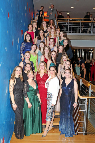 Wilder Ritt durch Gifhorns Stadthalle: 900 Gäste feiern voller Vergnügen den Kreisreiterball – KURT zeigt die schönsten Bilder