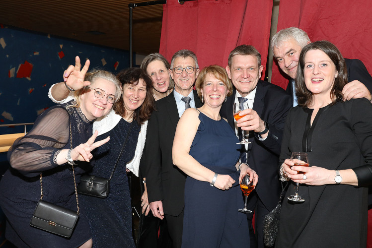 Wilder Ritt durch Gifhorns Stadthalle: 900 Gäste feiern voller Vergnügen den Kreisreiterball – KURT zeigt die schönsten Bilder