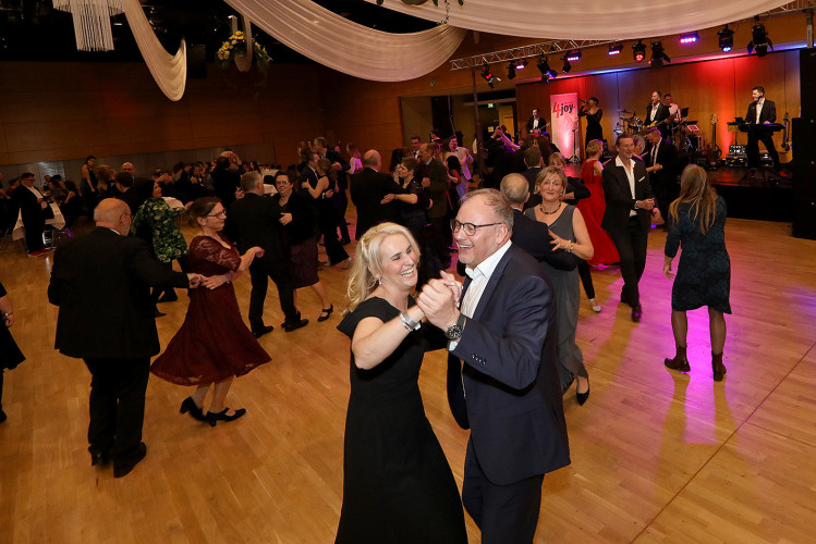 Wilder Ritt durch Gifhorns Stadthalle: 900 Gäste feiern voller Vergnügen den Kreisreiterball – KURT zeigt die schönsten Bilder