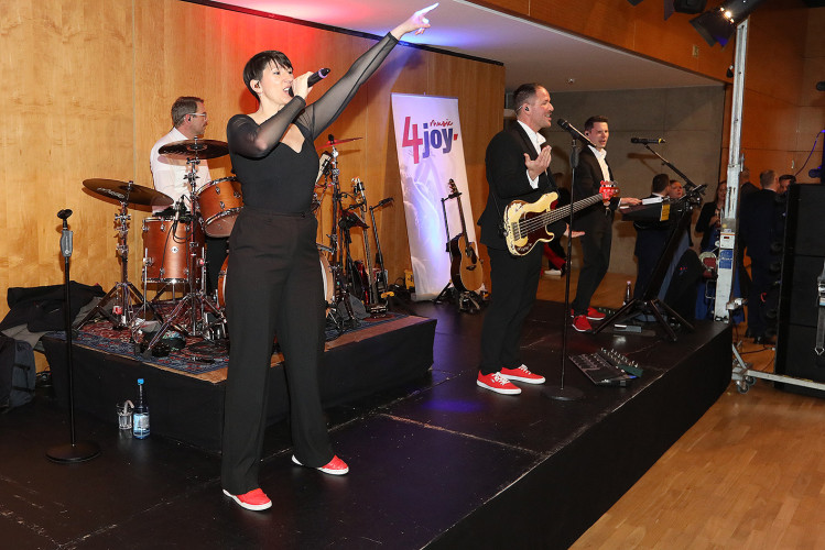 Wilder Ritt durch Gifhorns Stadthalle: 900 Gäste feiern voller Vergnügen den Kreisreiterball – KURT zeigt die schönsten Bilder