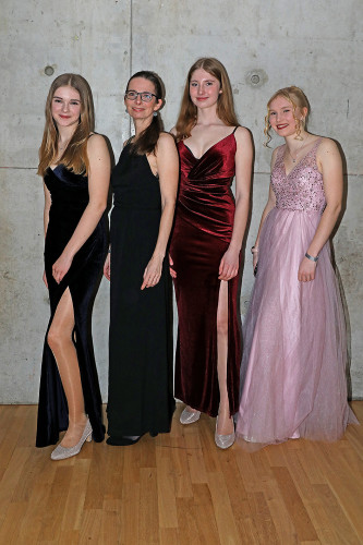 Wilder Ritt durch Gifhorns Stadthalle: 900 Gäste feiern voller Vergnügen den Kreisreiterball – KURT zeigt die schönsten Bilder