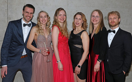 Wilder Ritt durch Gifhorns Stadthalle: 900 Gäste feiern voller Vergnügen den Kreisreiterball – KURT zeigt die schönsten Bilder