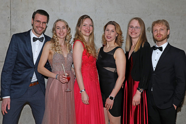 Wilder Ritt durch Gifhorns Stadthalle: 900 Gäste feiern voller Vergnügen den Kreisreiterball – KURT zeigt die schönsten Bilder