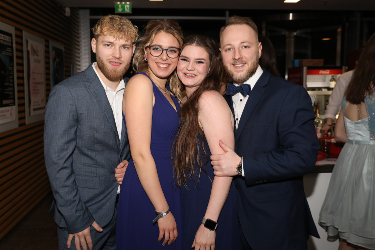 Wilder Ritt durch Gifhorns Stadthalle: 900 Gäste feiern voller Vergnügen den Kreisreiterball – KURT zeigt die schönsten Bilder