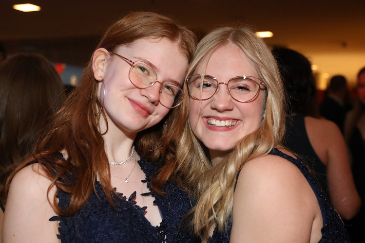 Wilder Ritt durch Gifhorns Stadthalle: 900 Gäste feiern voller Vergnügen den Kreisreiterball – KURT zeigt die schönsten Bilder