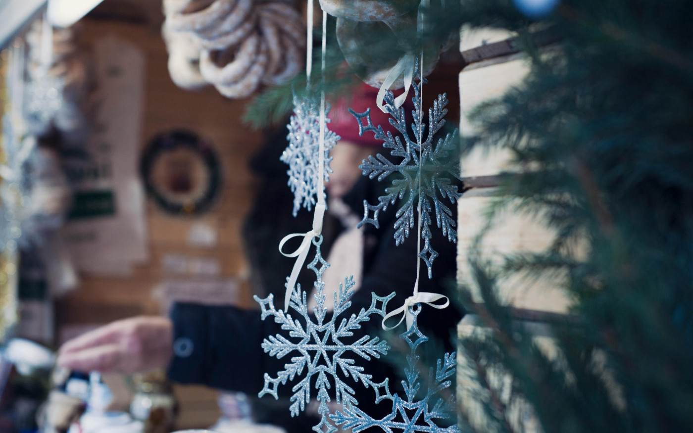 Winterzaubermarkt in Oerrel mit Kunsthandwerk, Luftballfiguren und sogar Zauberei