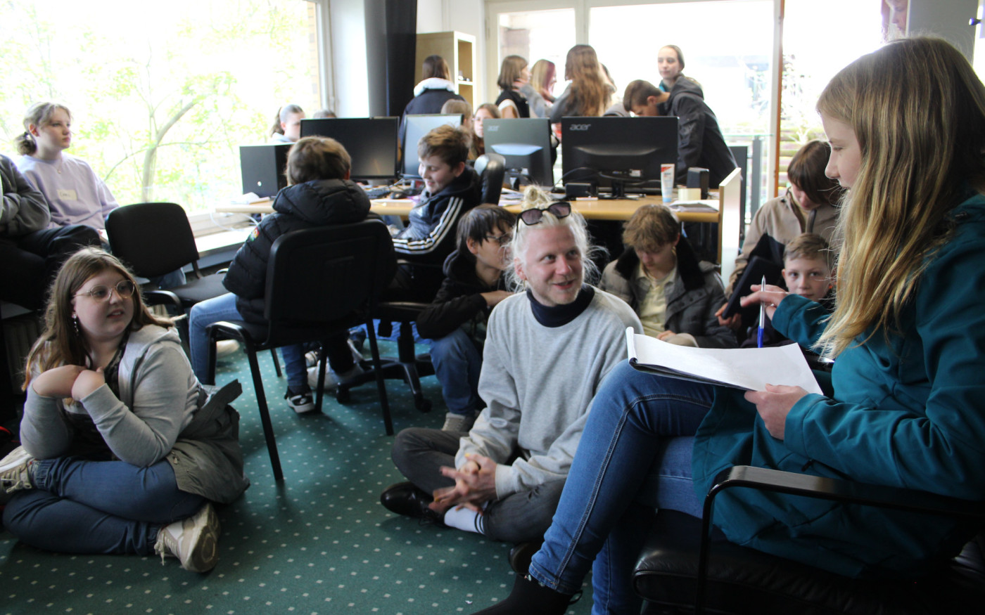 Wir öffnen die Türen zum großen KURT-Zukunftstag für bis zu 30 Kinder – Wir zeigen wie Recherchieren, Texten und Fotografieren geht