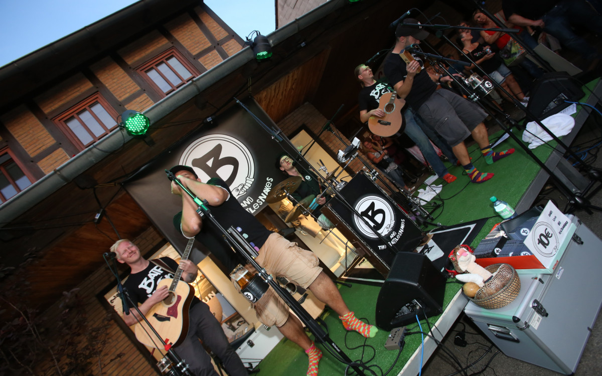 Wir sind gewachsen – als Band, als Musiker und als Menschen: Wie nah Tod und Leben beieinander liegen, klären B and the Rattlesnakes im KURT-Interview