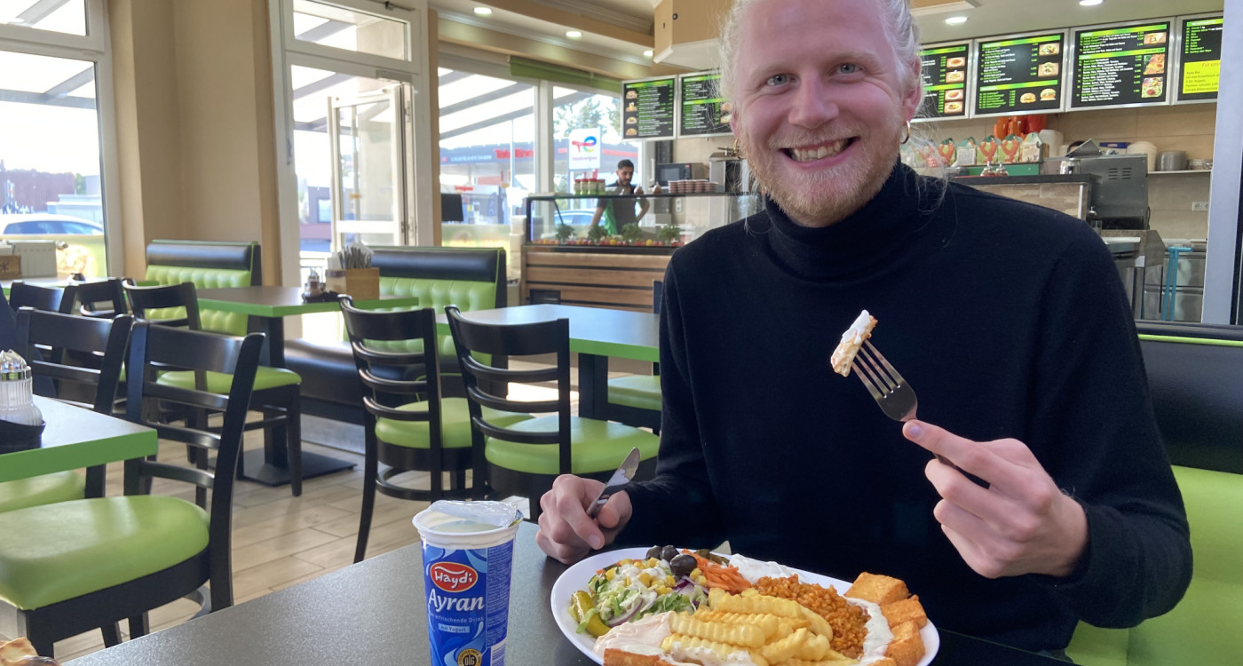 Zacki, zacki, fertig: Auf ein Pide bei Side - Der türkische Imbiss am Calberlaher Damm erfüllt sogar unsere Extra-Wünsche