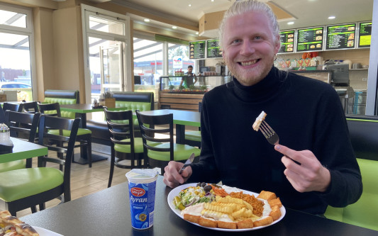 Zacki, zacki, fertig: Auf ein Pide bei Side - Der türkische Imbiss am Calberlaher Damm erfüllt sogar unsere Extra-Wünsche