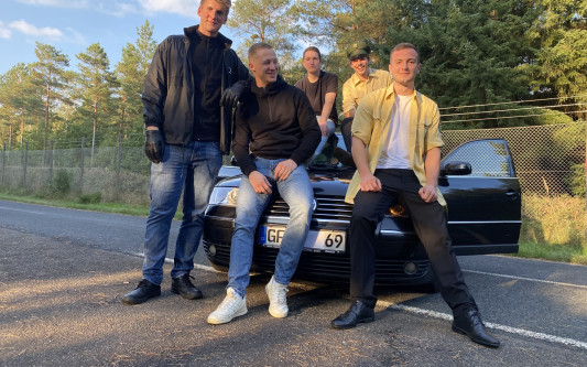 Zeilen für Freundschaft und gegen Polizeigewalt: Hagen02 aus dem Gifhorner Nordkreis kommen mit echtem Dorfjugend-Sound