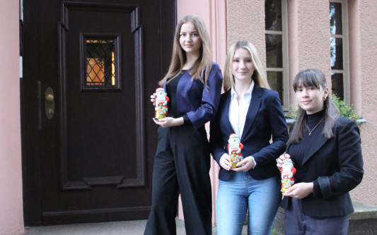 Zum Nikolaus-Tag richtig absahnen: Immobilienmakler Dahler füllt Stiefelchen