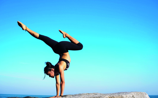 Zum Weltyogatag: Gifhornerinnen und Gifhorner haben die Chance mit Lehrerinnen am Tankumsee zu proben