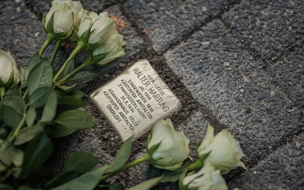 Zwangssterilisiert auf Geheiß des Medizinalrats - Ein Stolperstein erinnert an den Kästorfer Walter Hartung