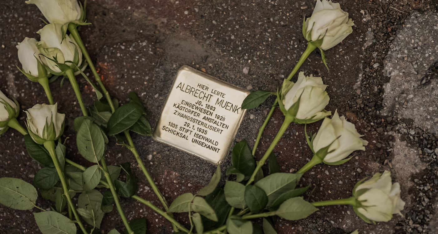 Zwangssterilisiert wegen schweren Alkoholismus - Ein Stolperstein erinnert: Albrecht Muenk wurde im Stift Isenwald in Kästorf von den Nazis entrechtet