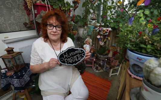 Zwischen Erdbeerschaukel und Hummel-Landeplatz: Martina Richter ist Finalistin im Gifhorner Balkon-Wettbewerb