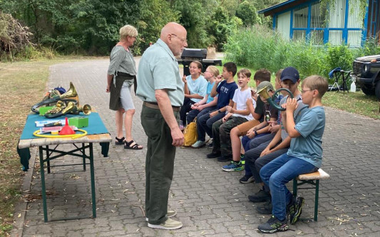 Zwölf Kinder auf der Pirsch: Hegering Gifhorn lehrt das Jägerdiplom
